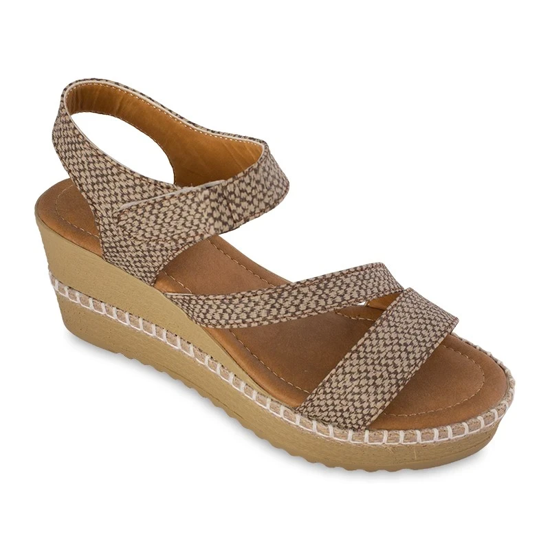 صندل رکابدار آوین جزیره