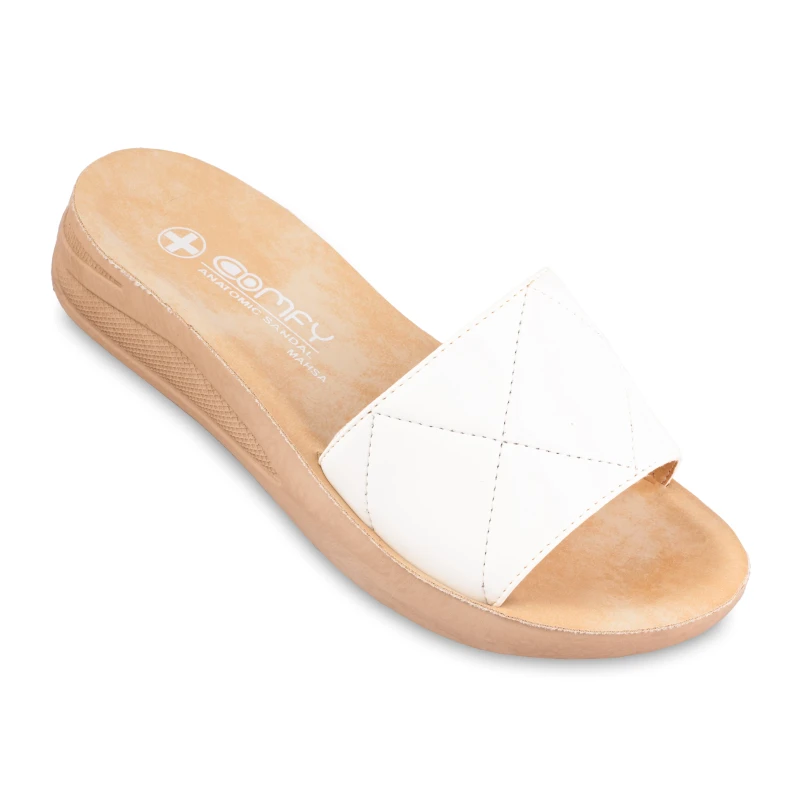 سینڈل مهسا کامفی