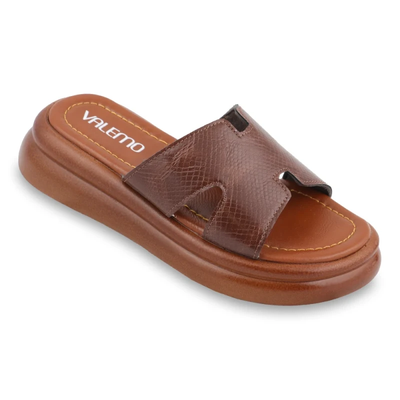 صندل خاتون والمو رنگبندی قهوه ای