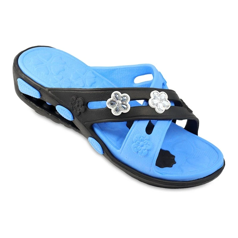 نعال تینا لبخند