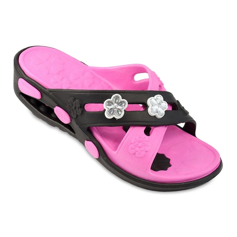 نعال تینا لبخند